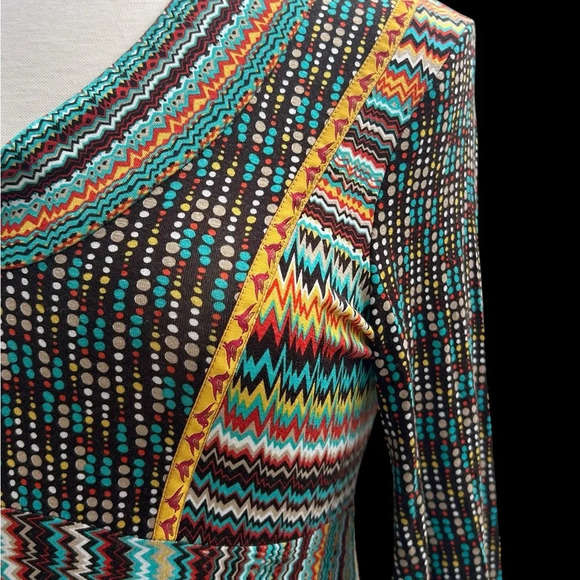 Uncle Frank Size Medium Multicolor Knit Dress with Zigzag Print and Scoop Neck - Picture 8 of 11